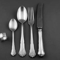 Cutlery set that Dorrith brought with her