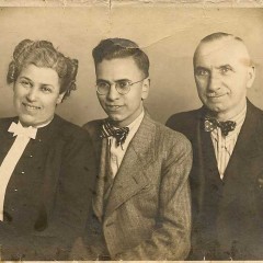Henry with his parents, Lore and Karl, in Nuremberg, 1938