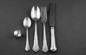 Cutlery set that Dorrith brought with her